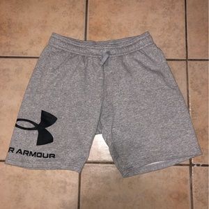 Under Armour shorts Large